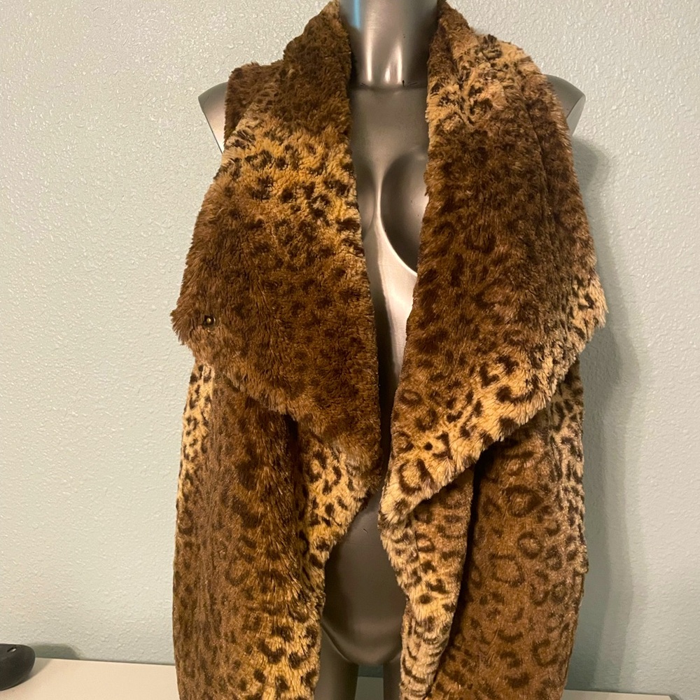 Leopard Print Faux Fur Vest